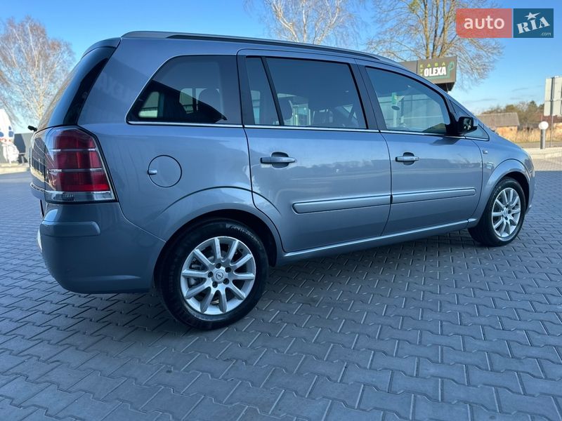 Минивэн Opel Zafira 2006 в Владимире