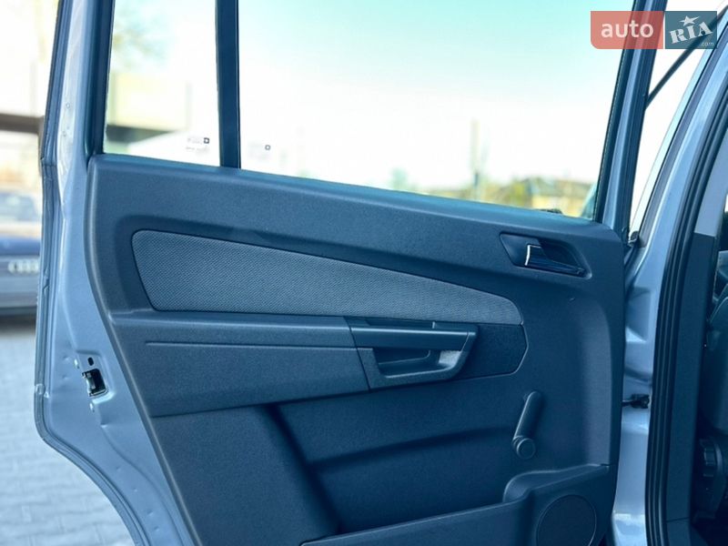 Минивэн Opel Zafira 2006 в Владимире