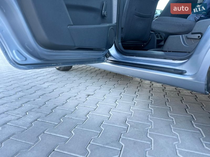 Минивэн Opel Zafira 2006 в Владимире