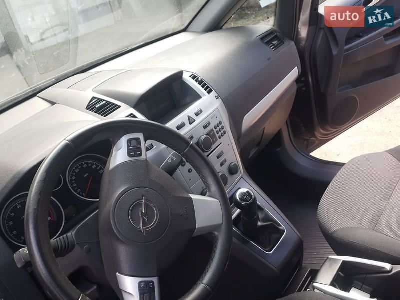 Мінівен Opel Zafira 2009 в Рівному