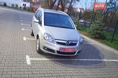 Минивэн Opel Zafira 2007 в Луцке