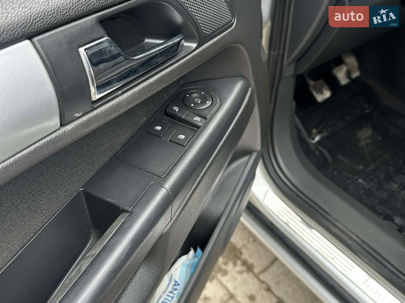 Мінівен Opel Zafira 2011 в Кам'янець-Подільському