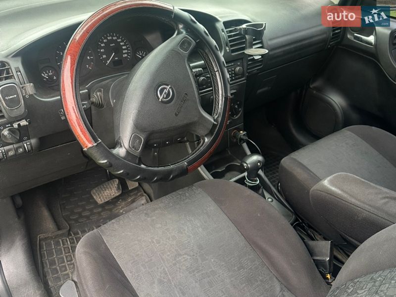 Мінівен Opel Zafira 2002 в Оржиці