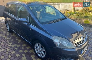 Минивэн Opel Zafira 2008 в Остроге