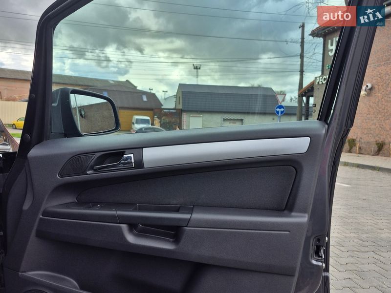 Мінівен Opel Zafira 2011 в Одесі