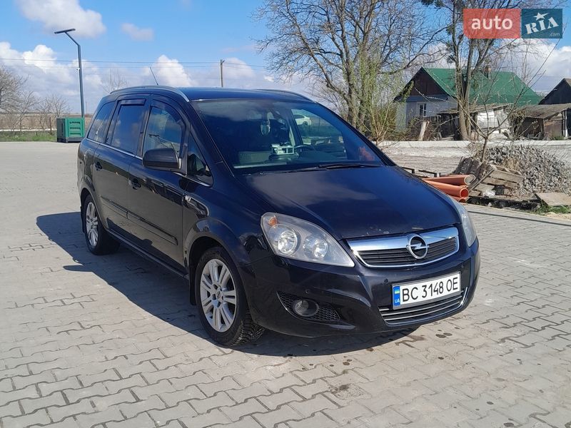 Opel Zafira 2012
