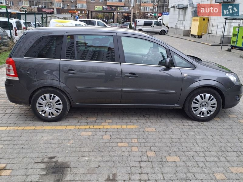 Мінівен Opel Zafira 2010 в Вінниці