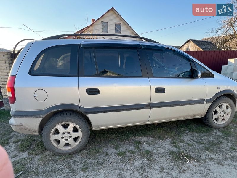 Мінівен Opel Zafira 2001 в Баранівці