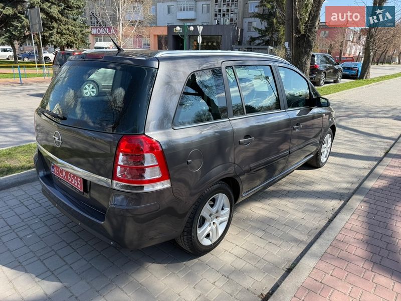 Минивэн Opel Zafira 2009 в Могилев-Подольске