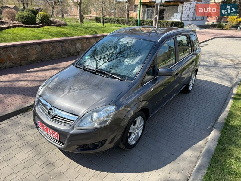 Минивэн Opel Zafira 2009 в Могилев-Подольске