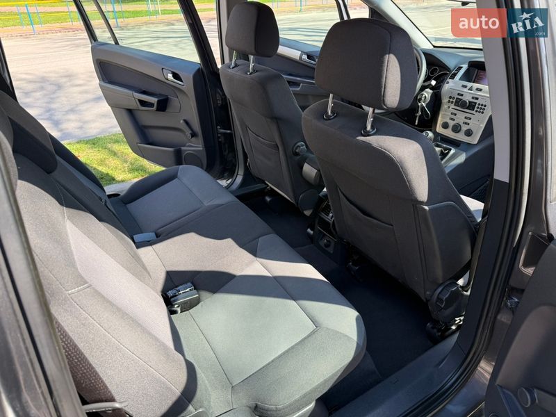 Минивэн Opel Zafira 2009 в Могилев-Подольске