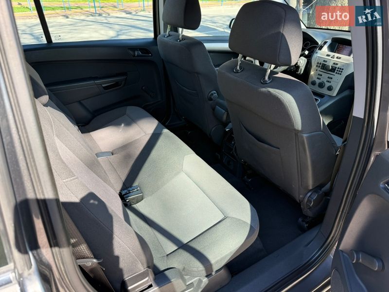 Минивэн Opel Zafira 2009 в Могилев-Подольске