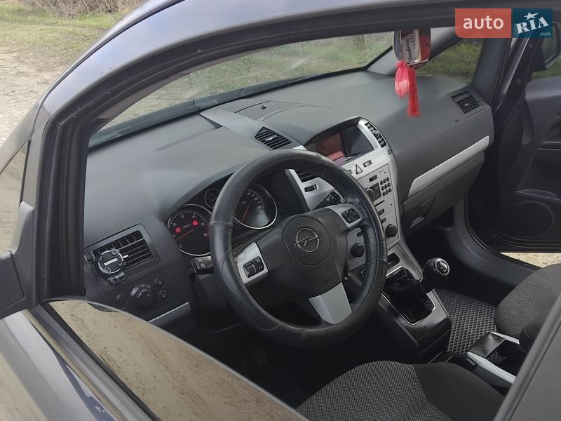 Мінівен Opel Zafira 2009 в Дрогобичі