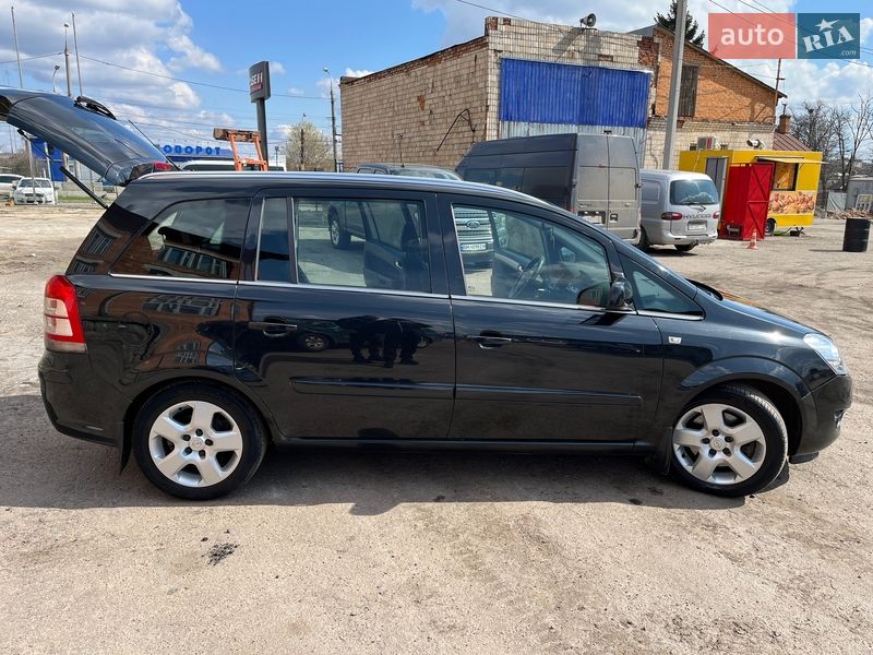 Минивэн Opel Zafira 2012 в Сумах