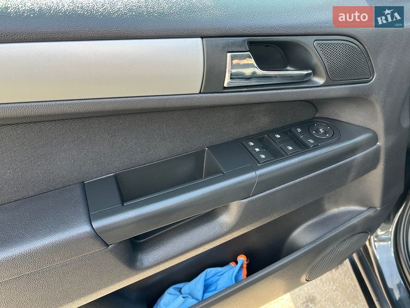 Минивэн Opel Zafira 2012 в Сумах