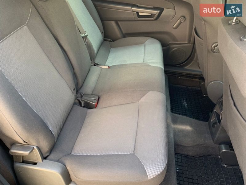 Мінівен Opel Zafira 2011 в Лебедині