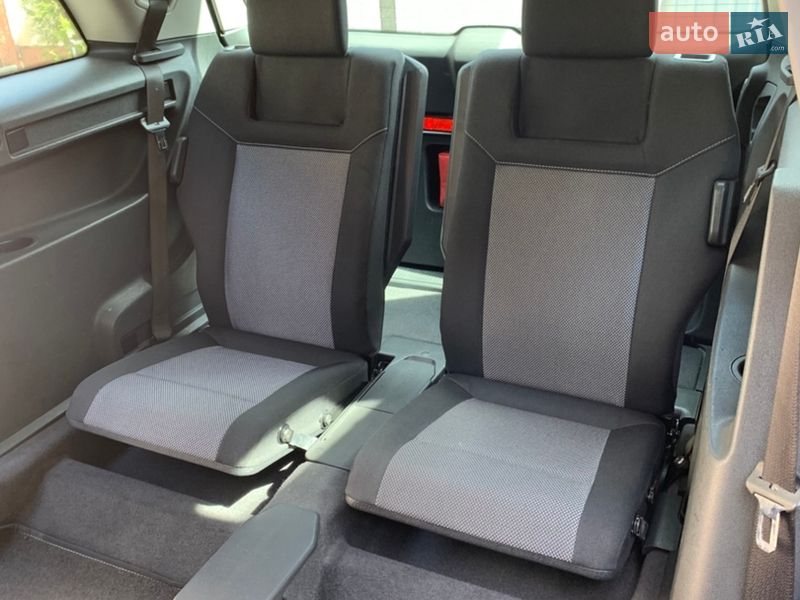 Мінівен Opel Zafira 2011 в Лебедині