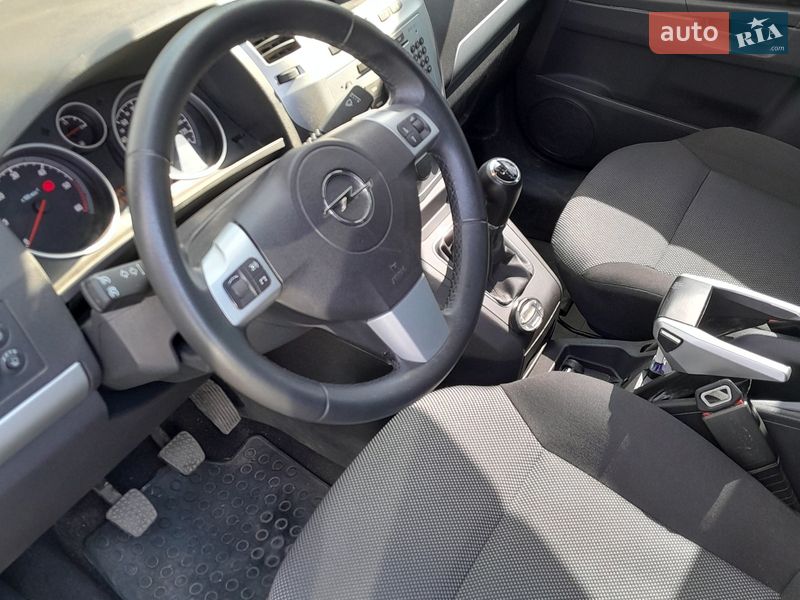 Мінівен Opel Zafira 2009 в Тернополі