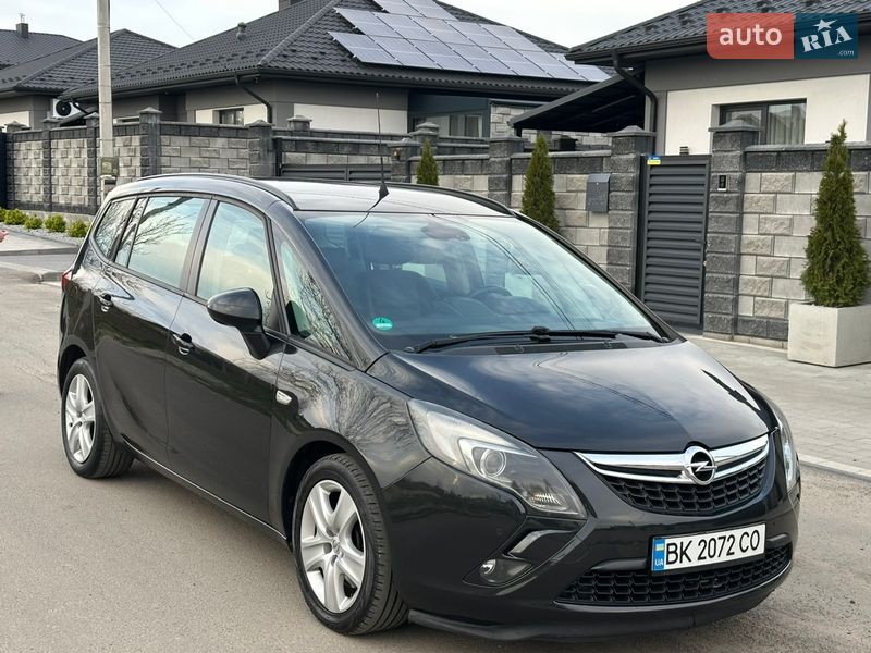 Opel Zafira 2016