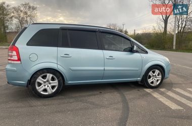 Минивэн Opel Zafira 2009 в Волочиске