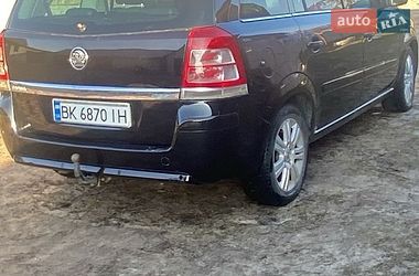 Минивэн Opel Zafira 2009 в Березному