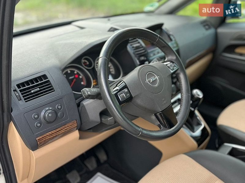 Мінівен Opel Zafira 2009 в Хоролі