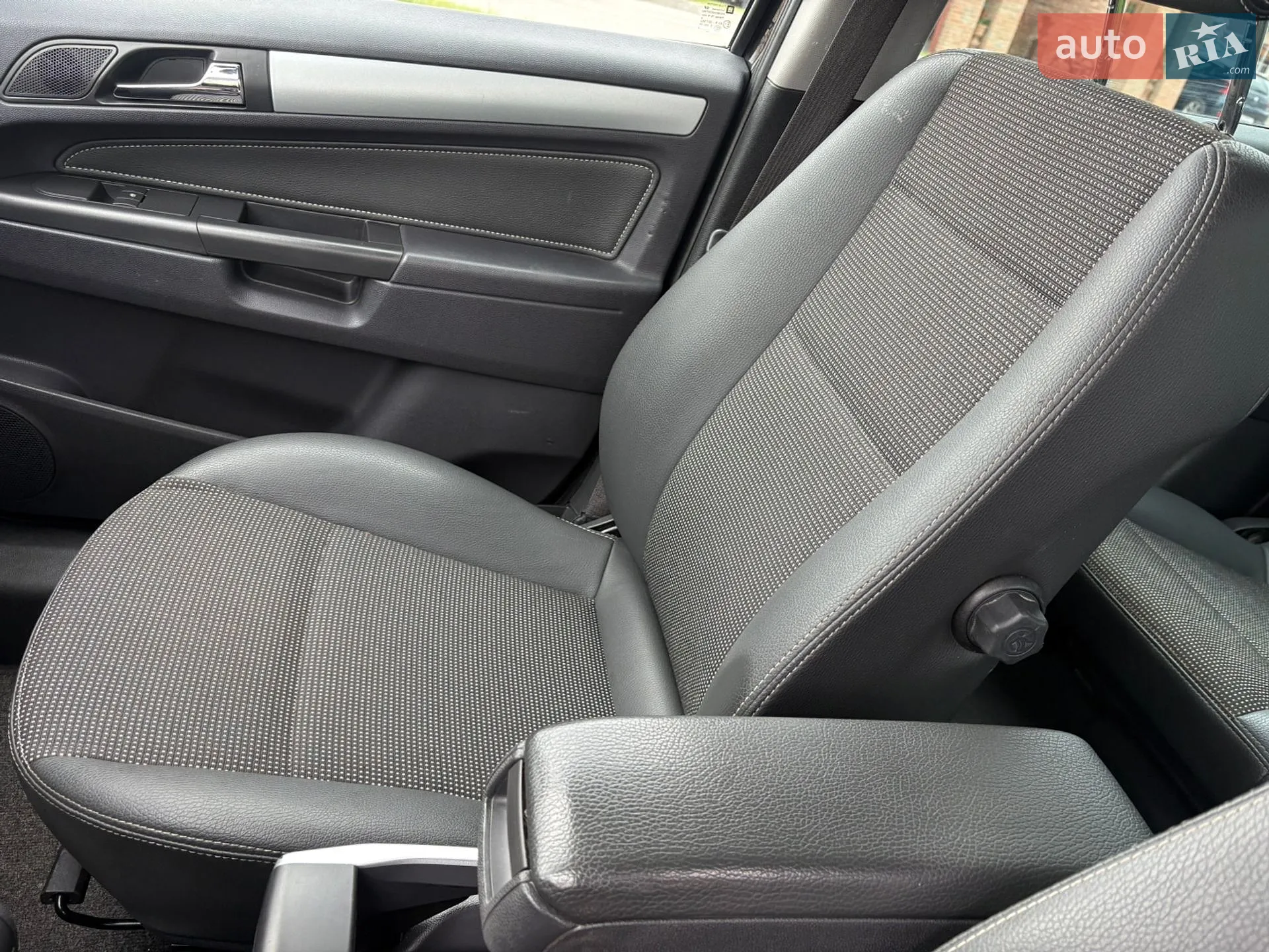 2011 Opel Zafira - мініатюра 31