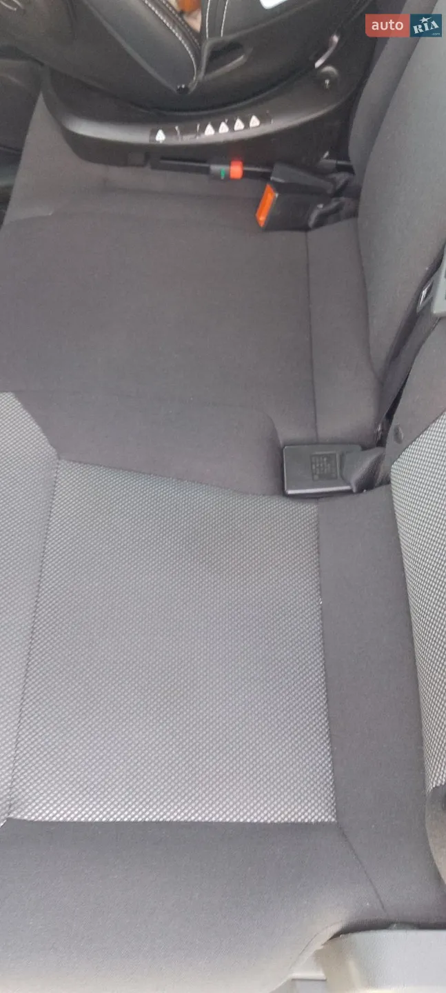 2010 Opel Zafira - мініатюра 12