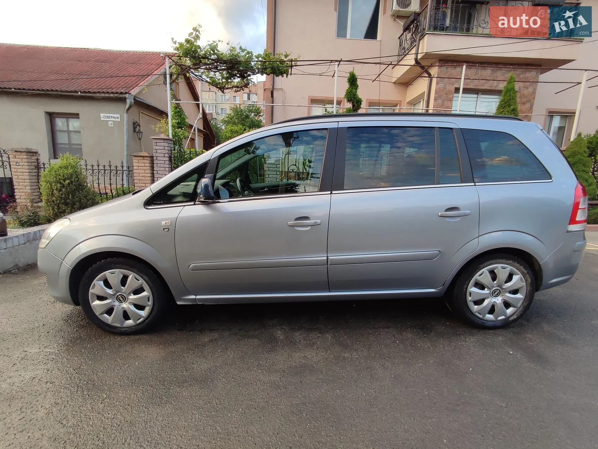 2010 Opel Zafira - мініатюра 2