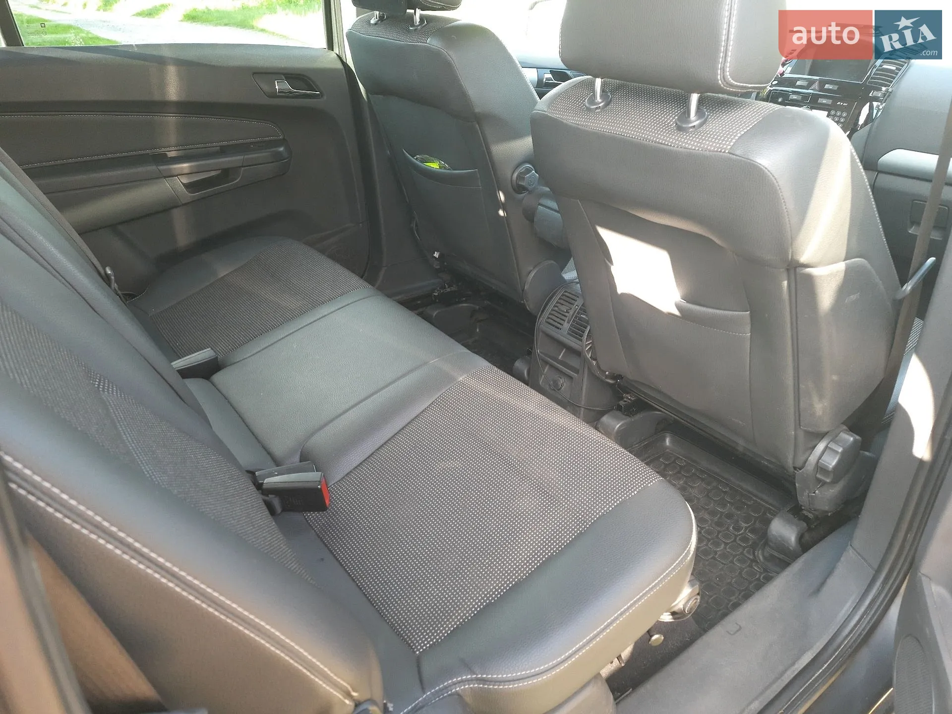 2010 Opel Zafira - мініатюра 16