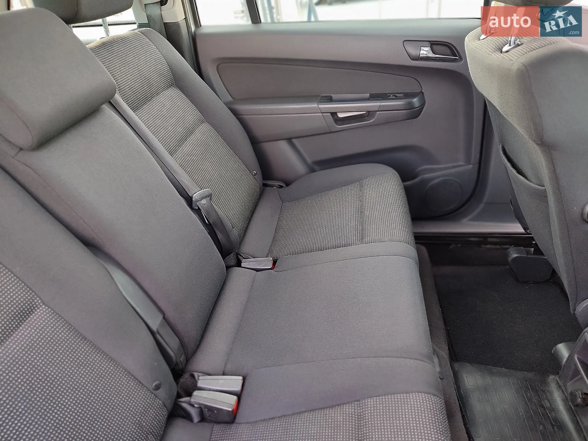 2011 Opel Zafira - мініатюра 40