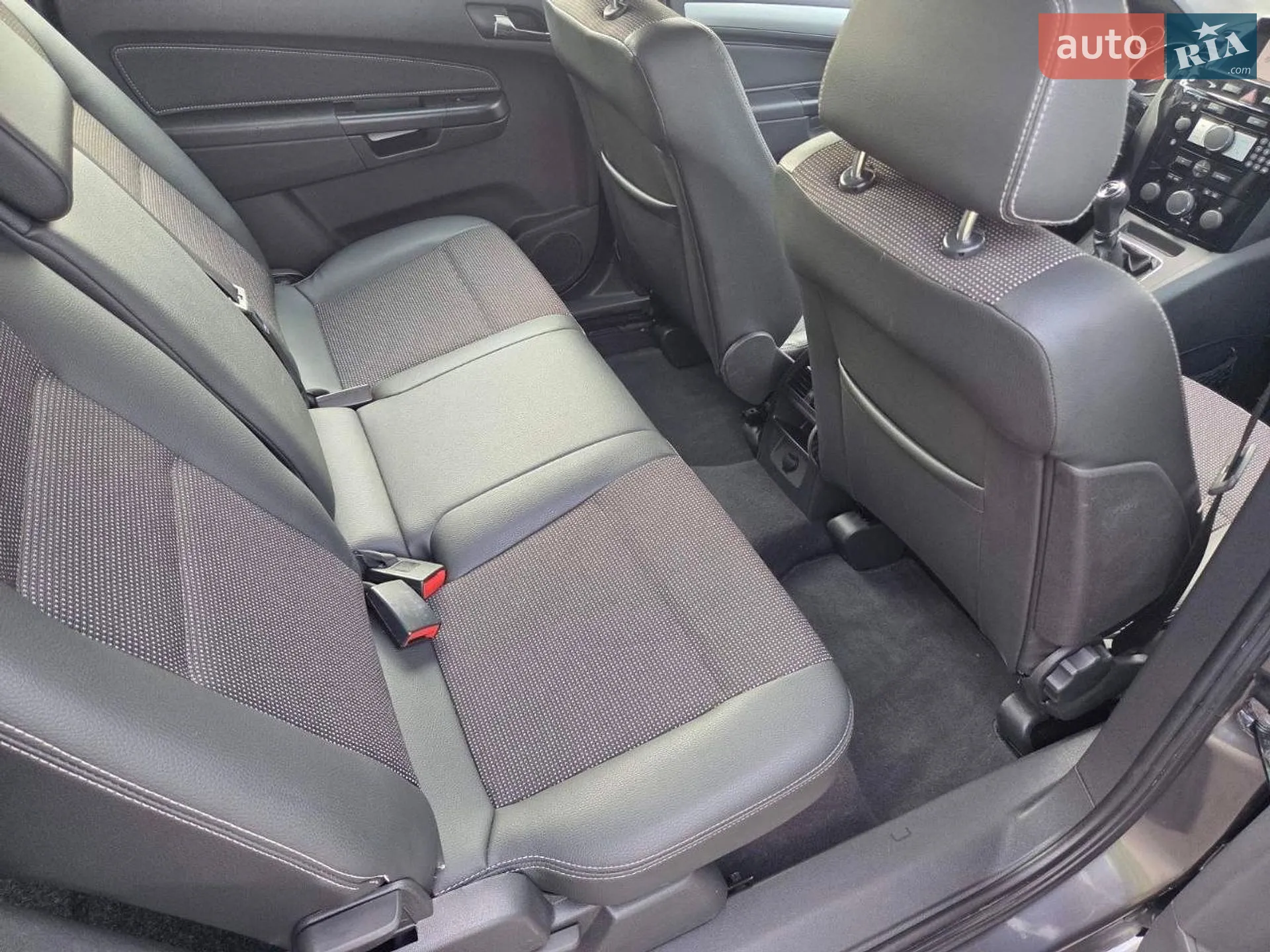 2010 Opel Zafira - мініатюра 16