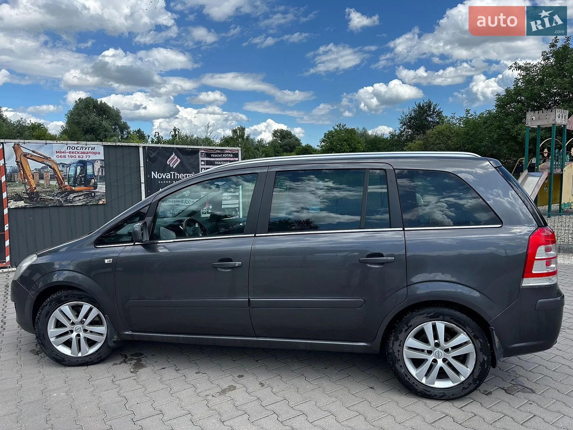 2010 Opel Zafira - мініатюра 2
