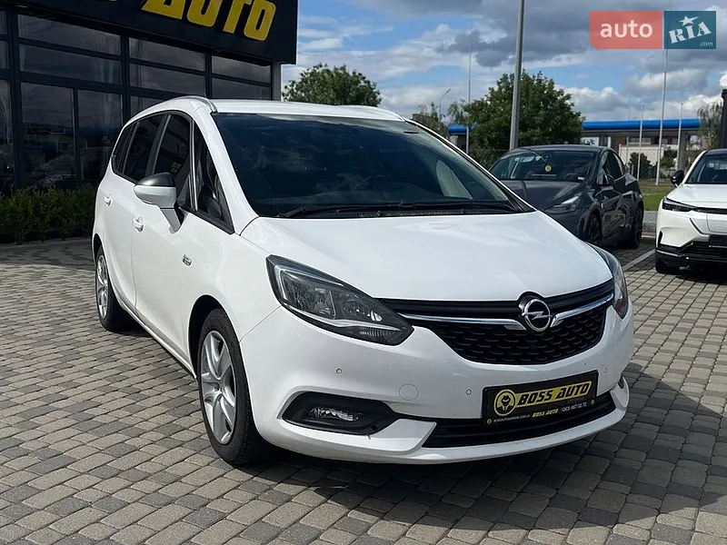 Opel Zafira 2016
