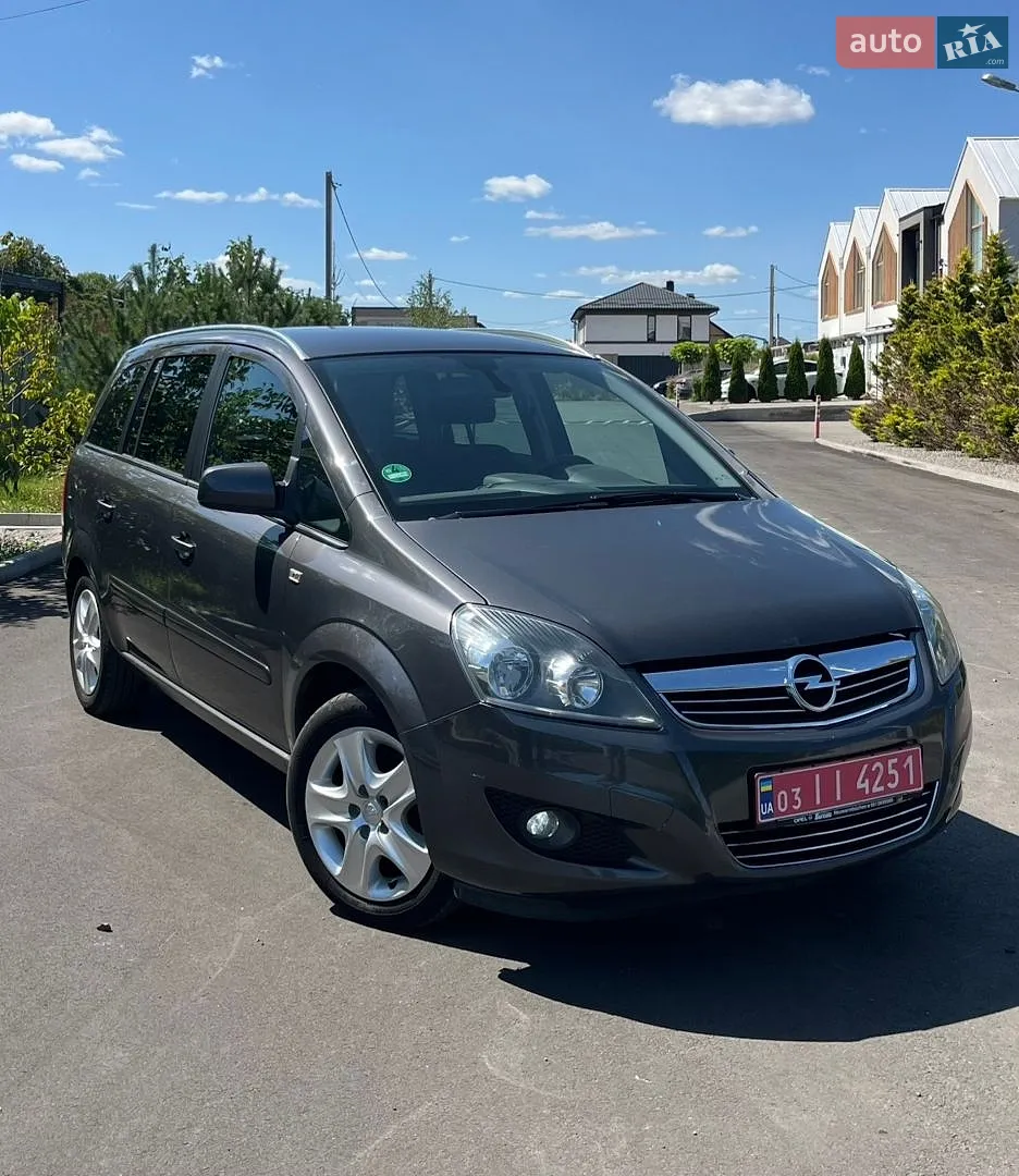 2011 Opel Zafira - фото 1