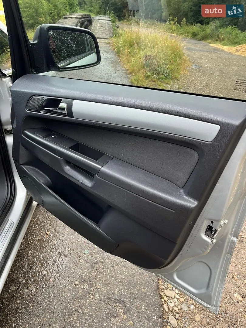 2010 Opel Zafira - мініатюра 10