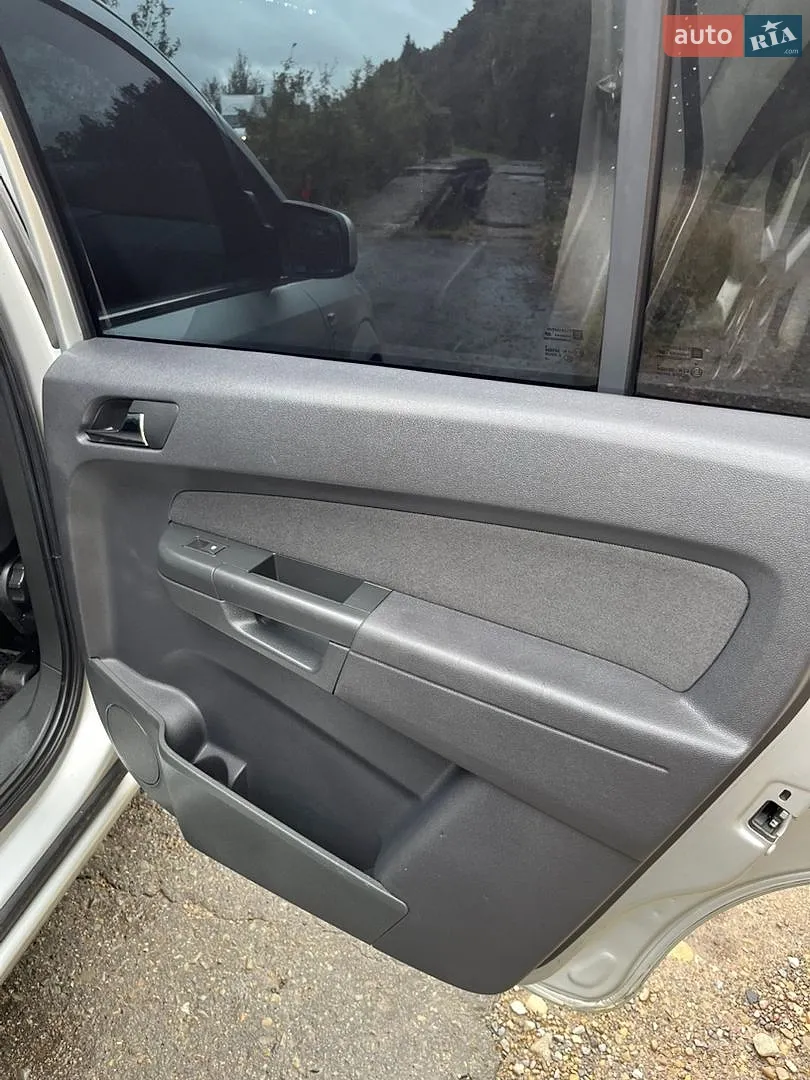 2010 Opel Zafira - мініатюра 12