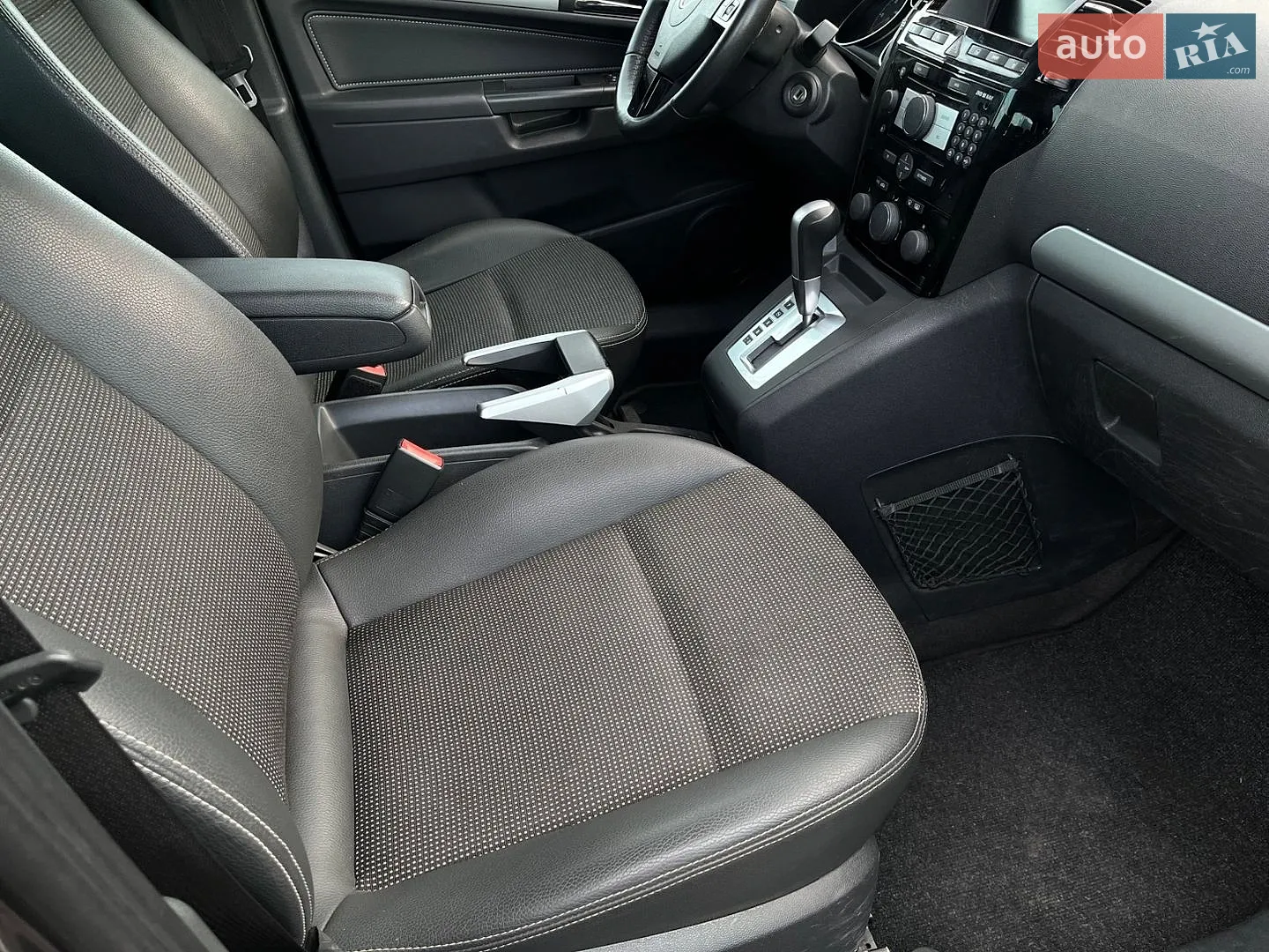 2010 Opel Zafira - мініатюра 16