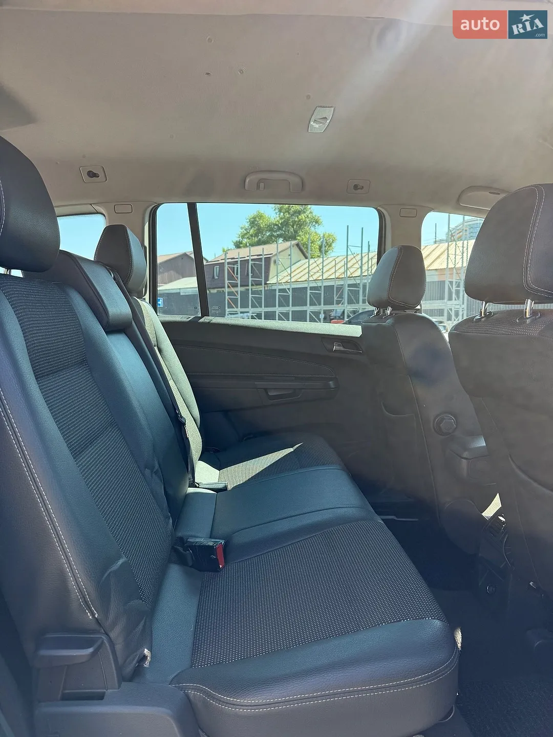 2010 Opel Zafira - мініатюра 17