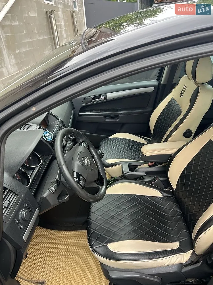 2010 Opel Zafira - мініатюра 2