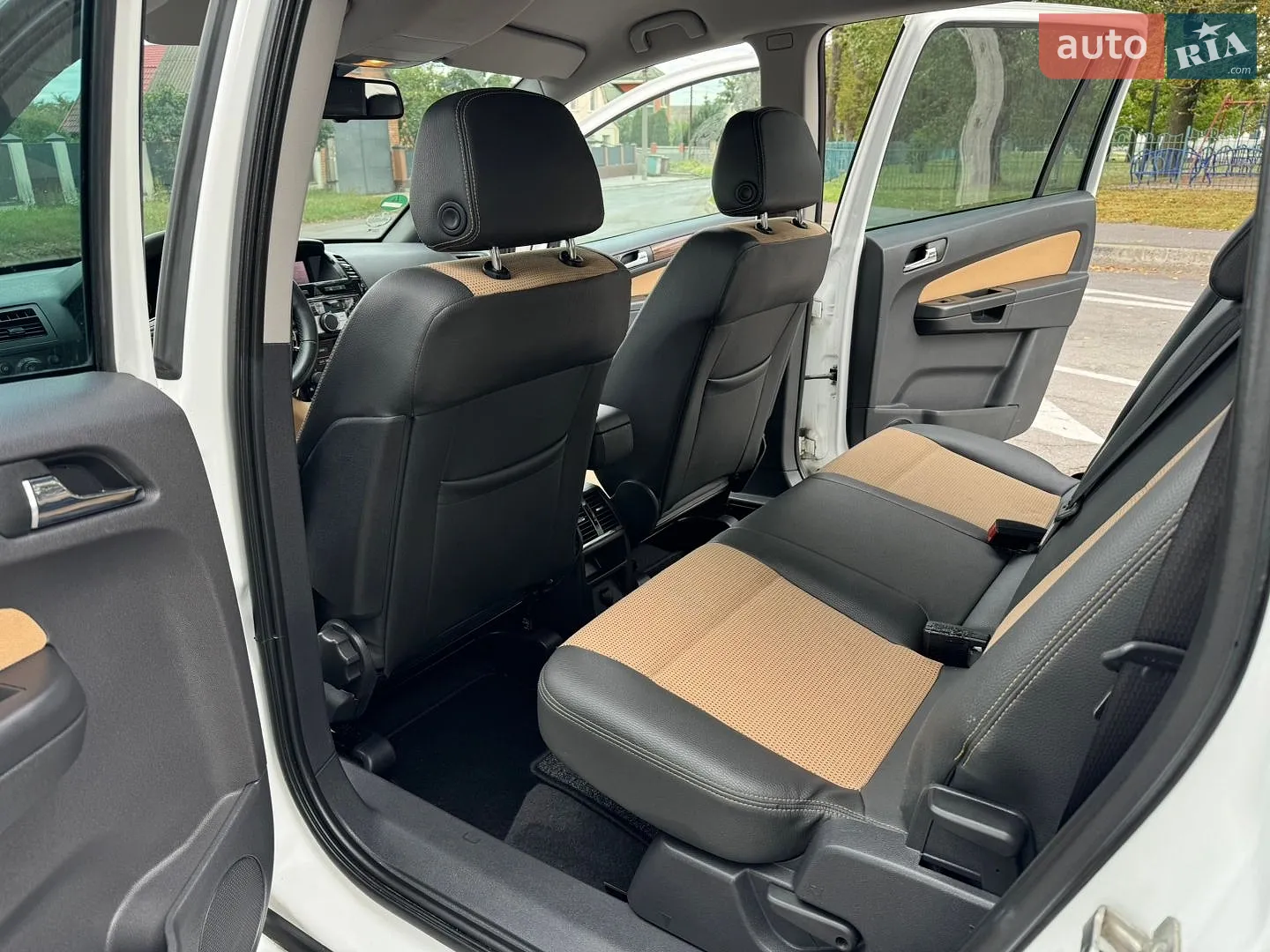 2010 Opel Zafira - мініатюра 38