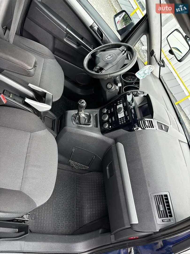 2010 Opel Zafira - мініатюра 13
