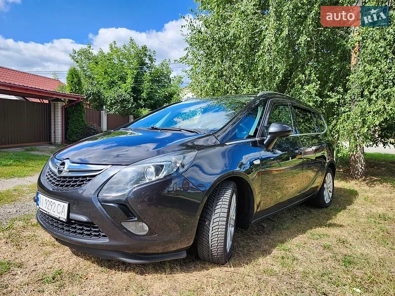 Opel Zafira 2016