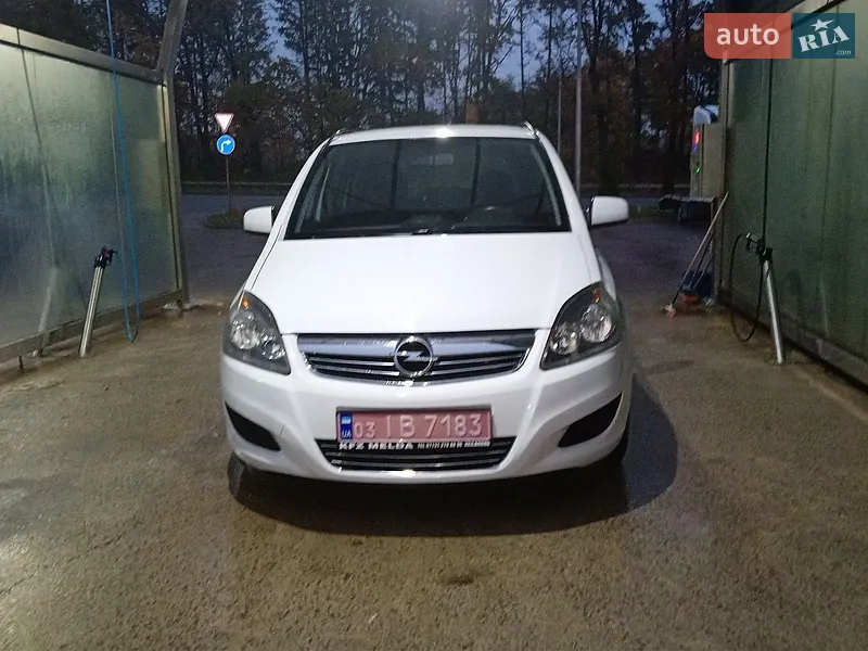 Opel Zafira 2012