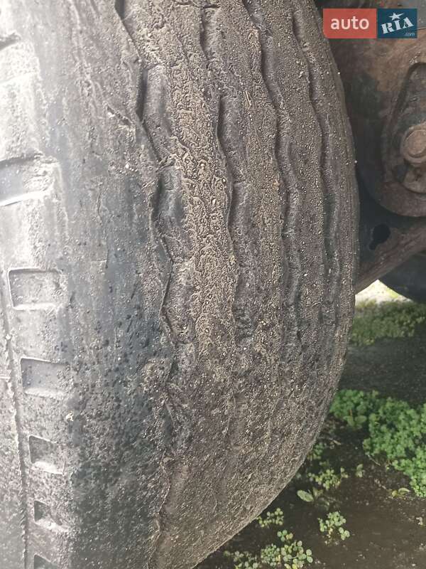 Зерновоз - полуприцеп Pacton T3001 2002 в Маньковке