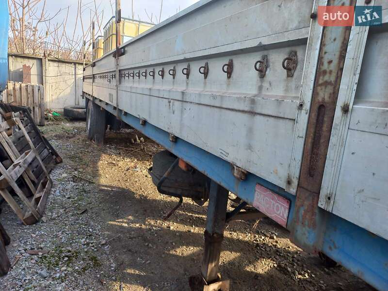 Бортовой полуприцеп Pacton T 1992 в 