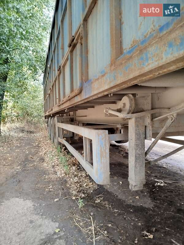 Зерновоз - напівпричіп Panav NV 35 1999 в Кривому Розі