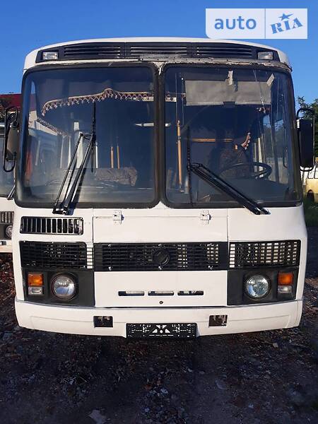 Приміський автобус ПАЗ 3205 2005 в Тернополі