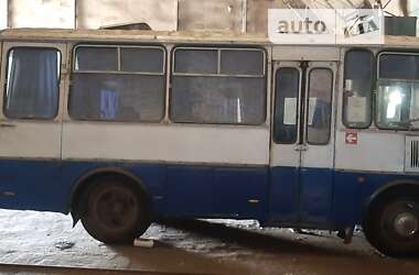 Міський автобус ПАЗ 3205 1993 в Марганці