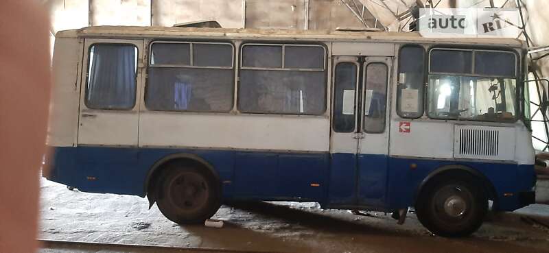 Городской автобус ПАЗ 3205 1993 в Марганце